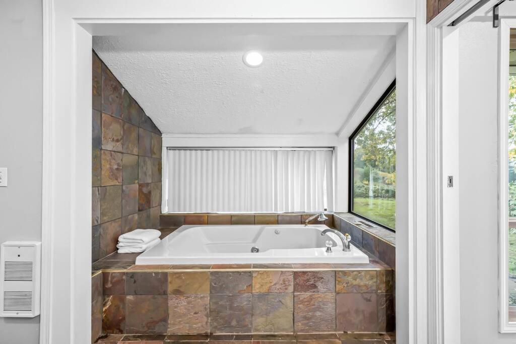 22 Acres Home With Hot Tub Minutes From Ilana Casino Ridgefield Kültér fotó